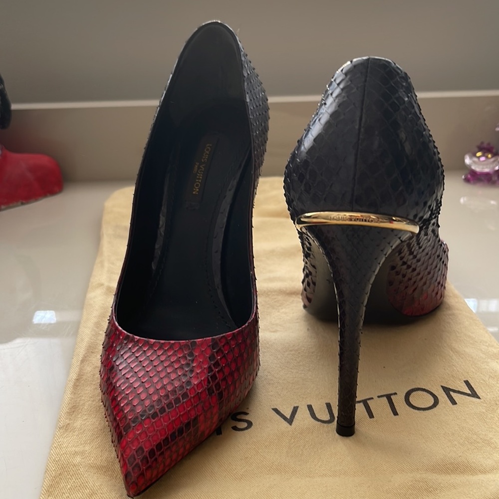 Louis Vuitton Python Eyeline Pointed Toe Pumps Si… - image 7